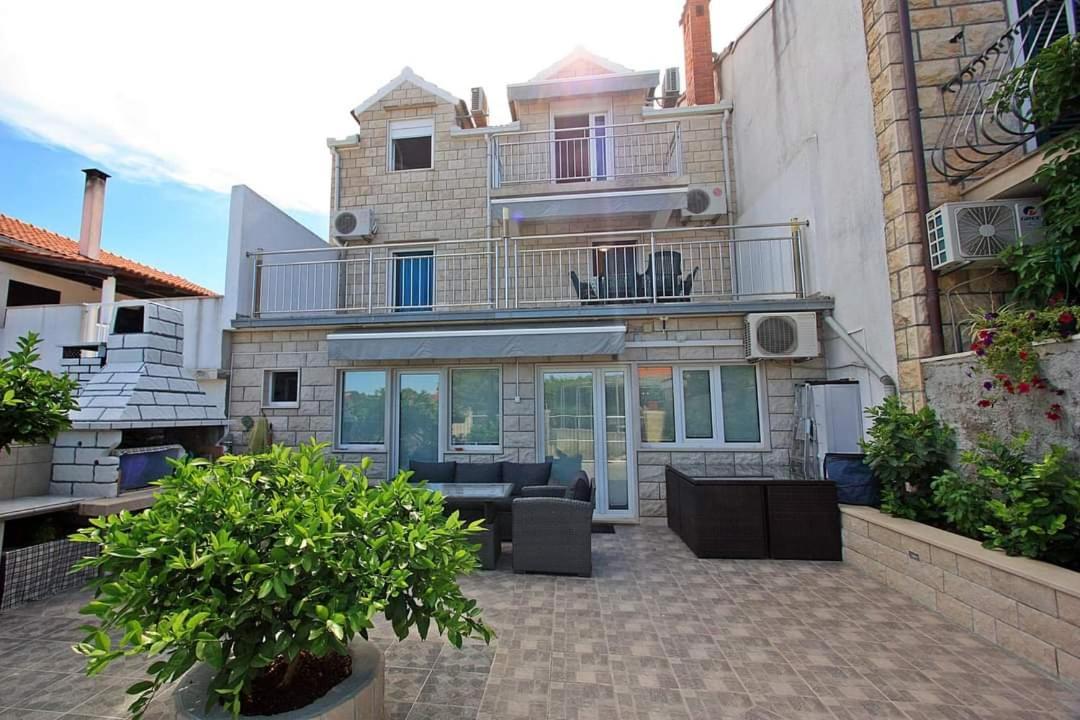 Apartment Samanta Supetar Exterior photo